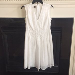 Anne Klein Size 4 white dress, never worn.